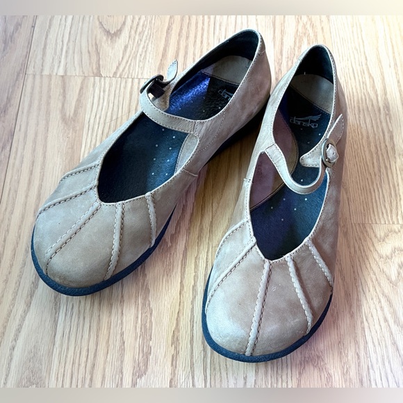 Dansko Giselle Women’s Mary Jane Shoes - Picture 3 of 8